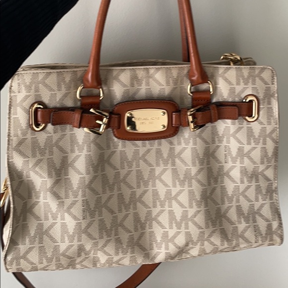 Micheal Kors bag - Picture 1 of 7
